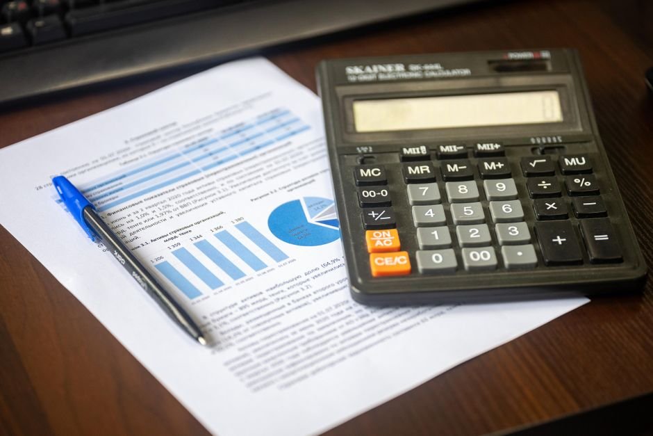 Calculatrice et statistiques : corriger le ratio de Sharpe du nombre d'essais effectués
