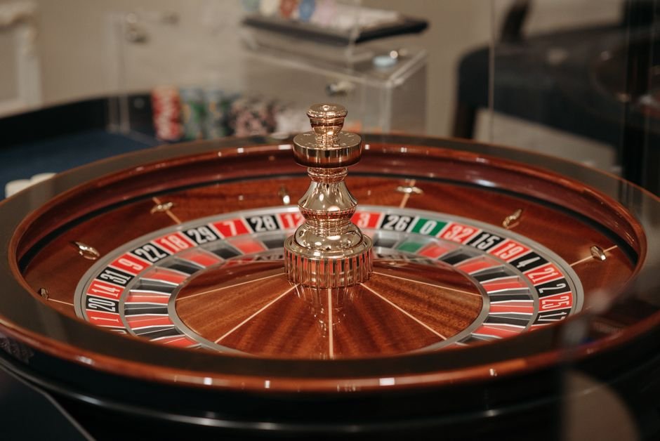 Roulette de casino : à force de tester des variantes, l'une finit toujours par gagner par hasard